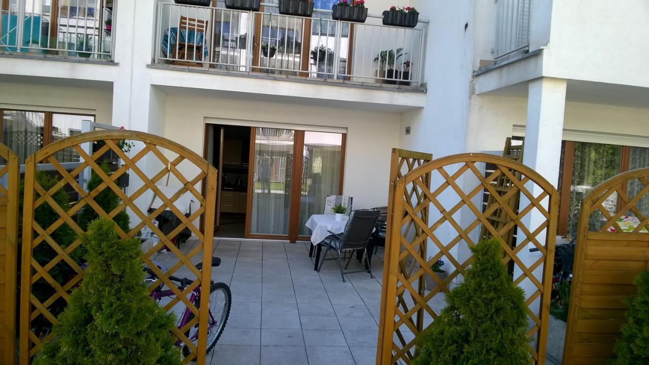 Swinoujscie Platan Patio 6 - Berry Apartments エクステリア 写真